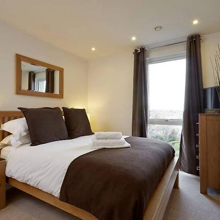 Modern Apartment At Slough Station, London In 18 Mins! Екстер'єр фото