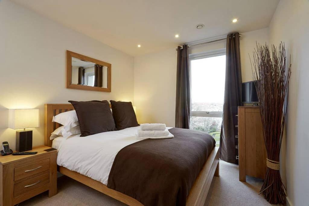 Modern Apartment At Slough Station, London In 18 Mins! Екстер'єр фото