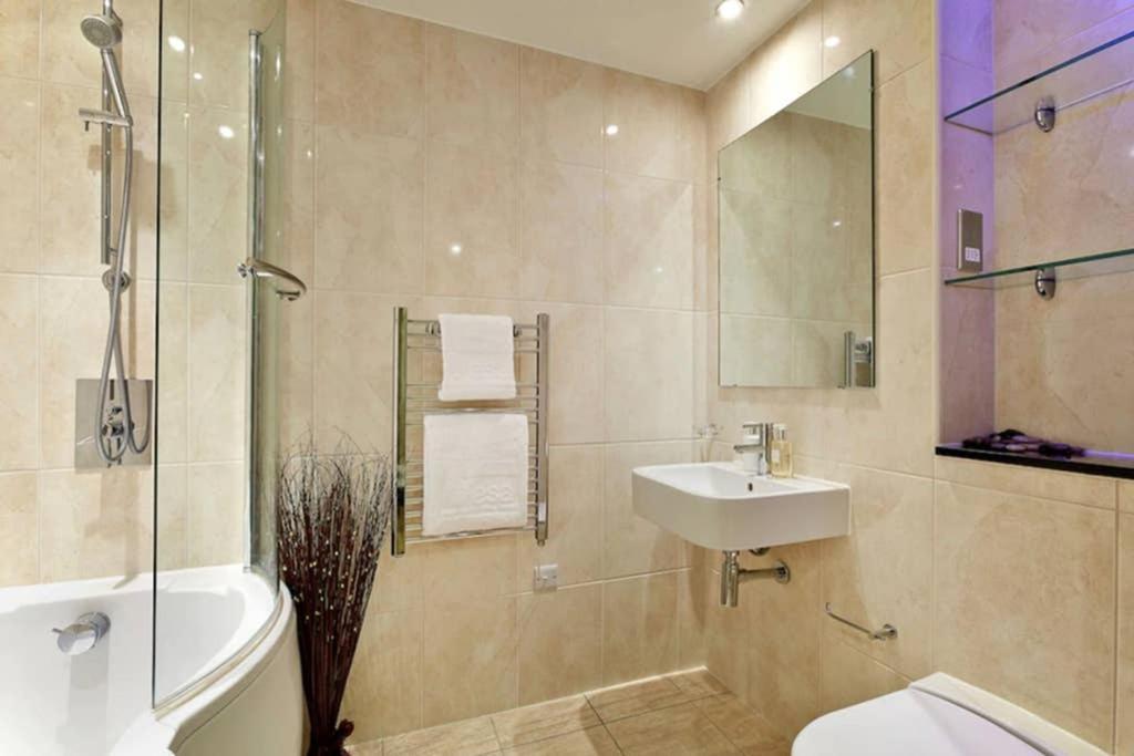 Modern Apartment At Slough Station, London In 18 Mins! Екстер'єр фото